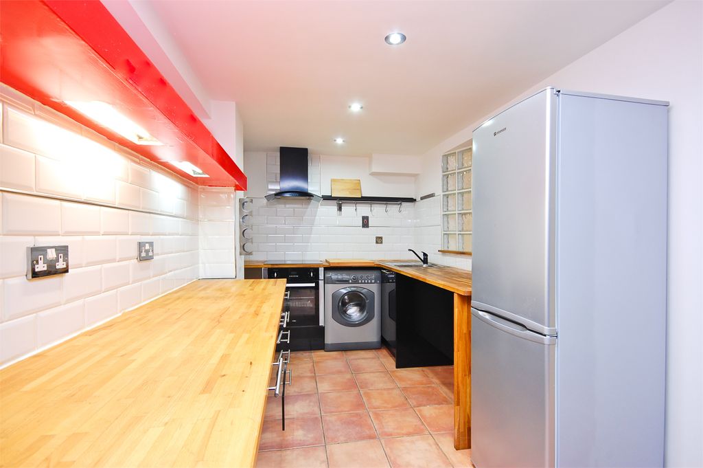 Property photo 3 of 6 Photograph 3