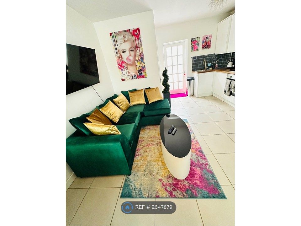 Property photo 2 of 24