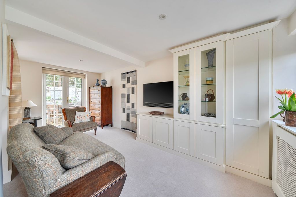 Property photo 3 of 21