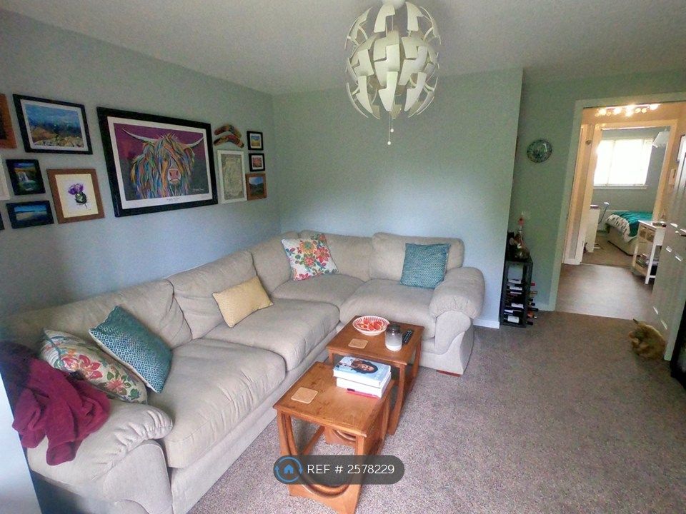 Property photo 1 of 14 Living Room