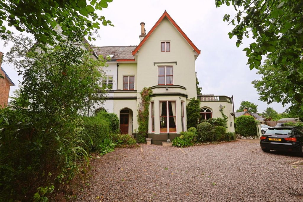 Property photo 3 of 34 -