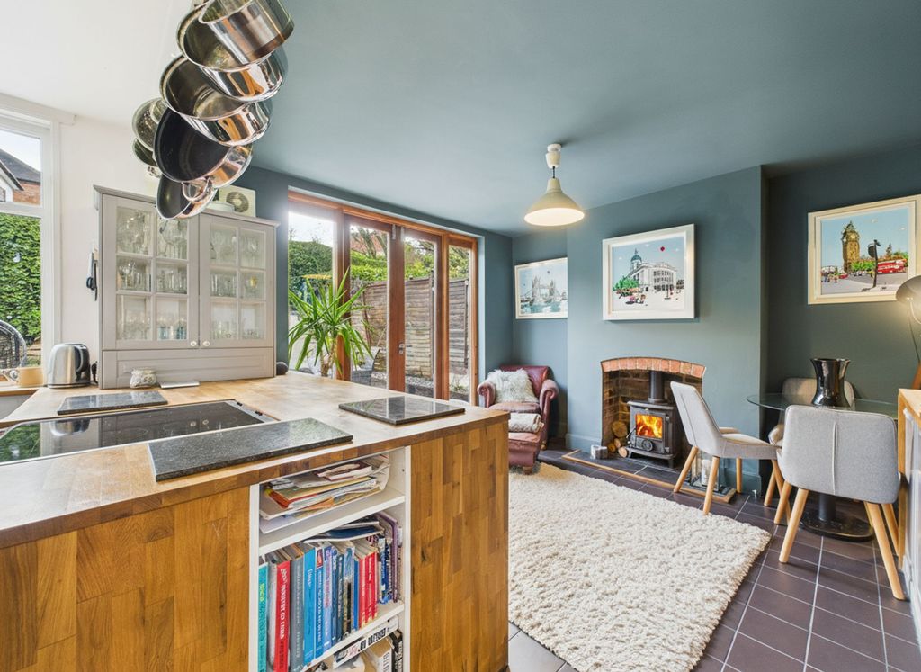 Property photo 3 of 17 Dining/Kitchen