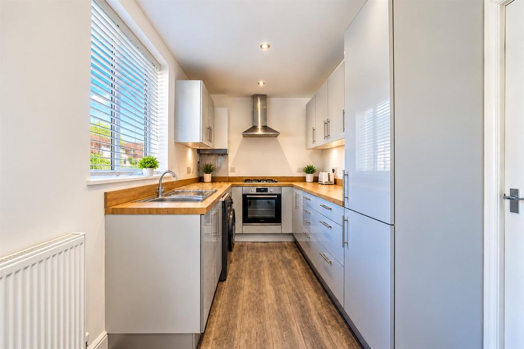 Property photo 1 of 34 1
