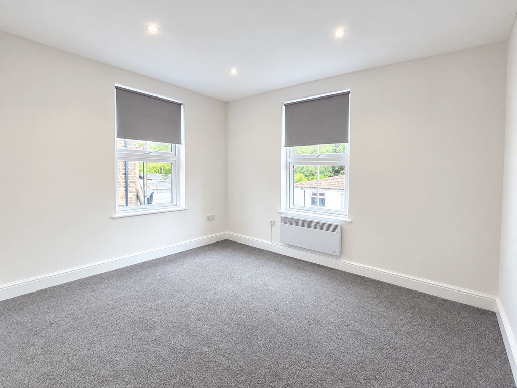 Property photo 3 of 5 London Road (2)