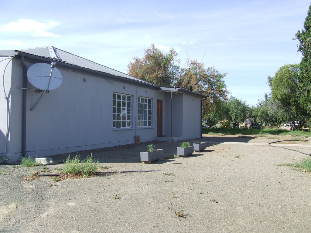 Property photo 1 of 24