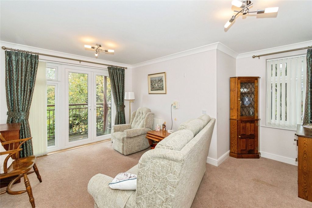 Property photo 2 of 10 Living Room