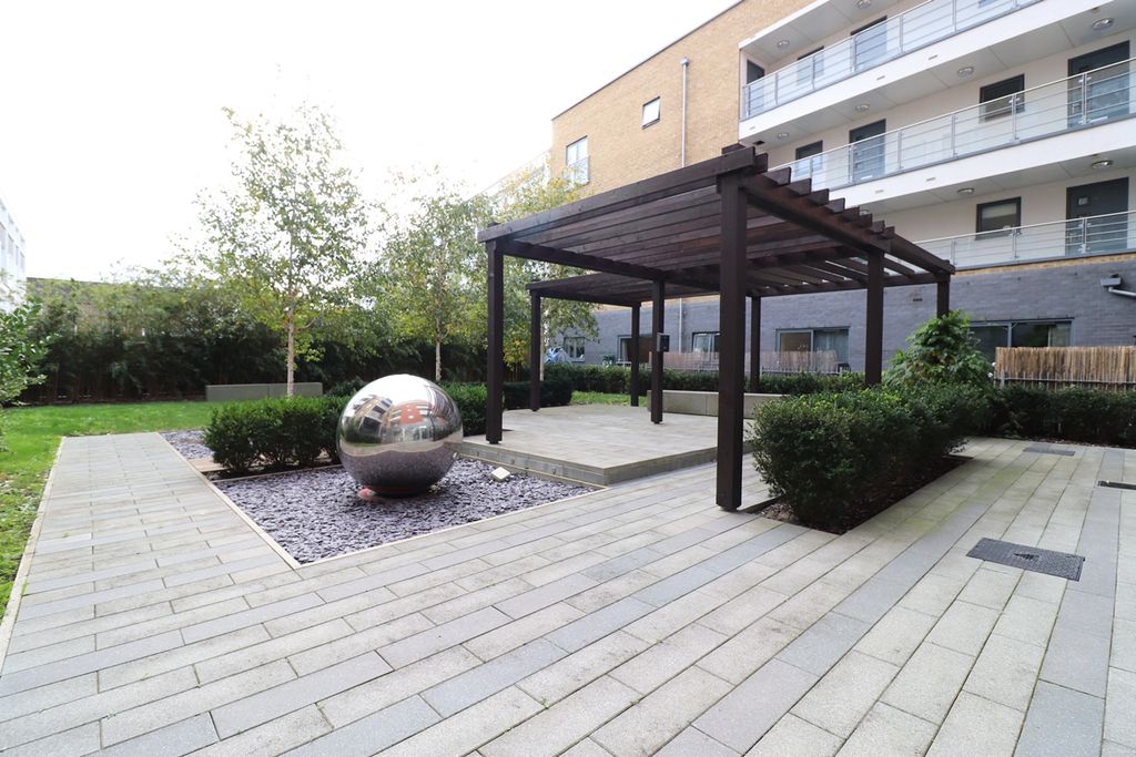 Property photo 2 of 22