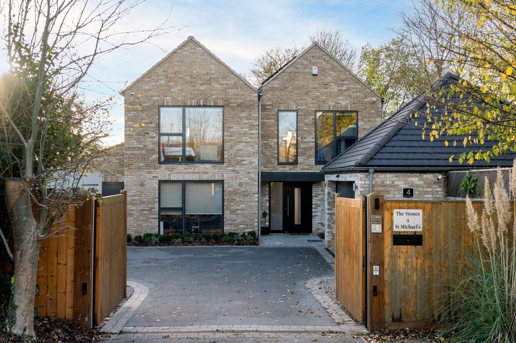 Property photo 1 of 28