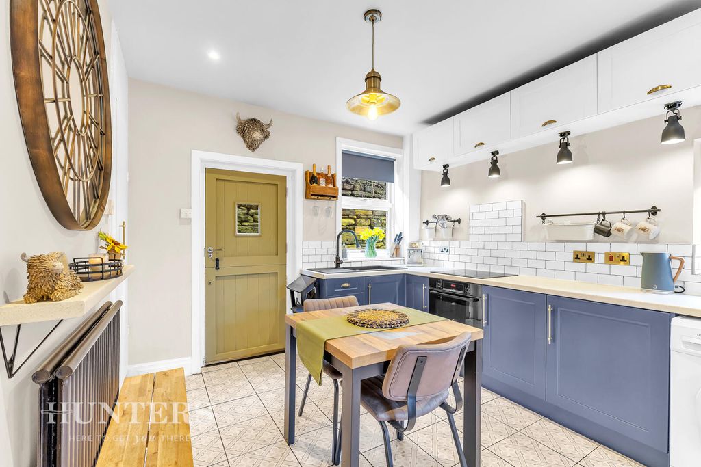 Property photo 3 of 16 Kitchen