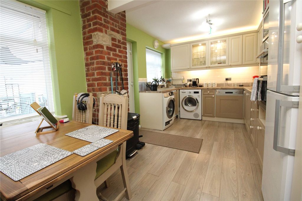 Property photo 3 of 15 Picture No. 10