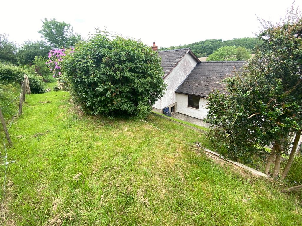 Property photo 2 of 12