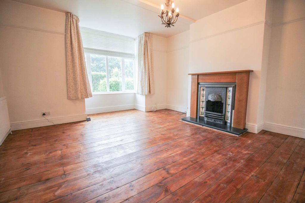 Property photo 3 of 28