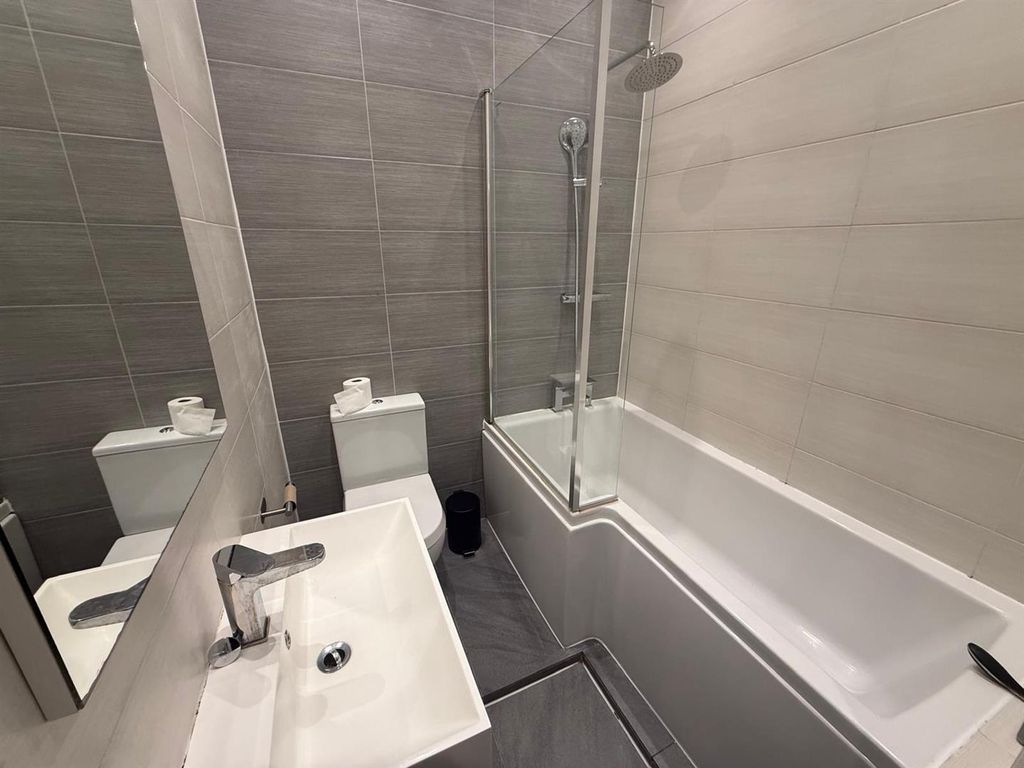 Property photo 3 of 7 1F02d01B-3A85-423F-8Bb9-E62563d4848c.Jpg