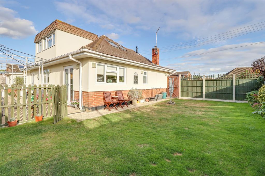 Property photo 2 of 19