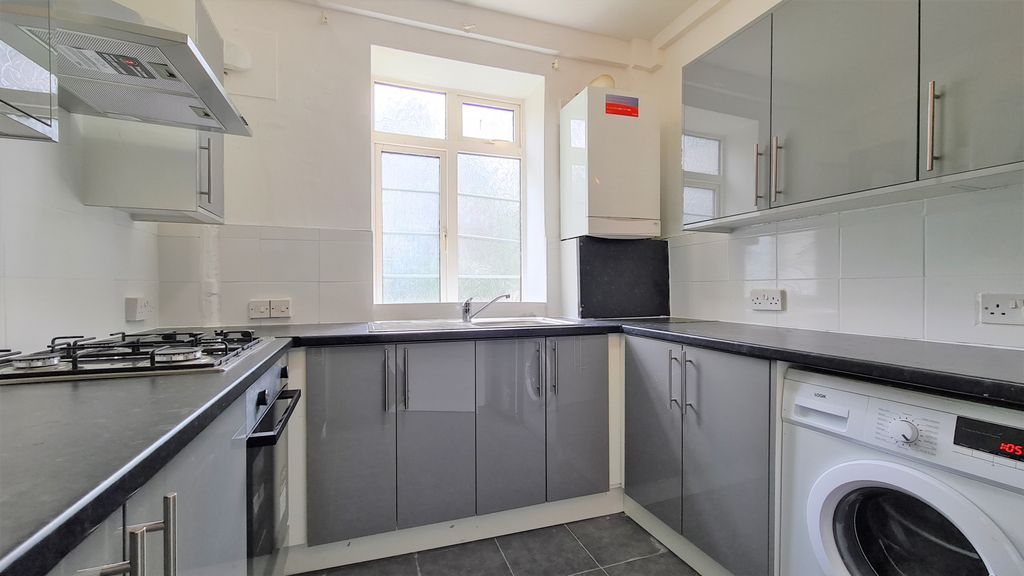 Property photo 2 of 8 Gallery