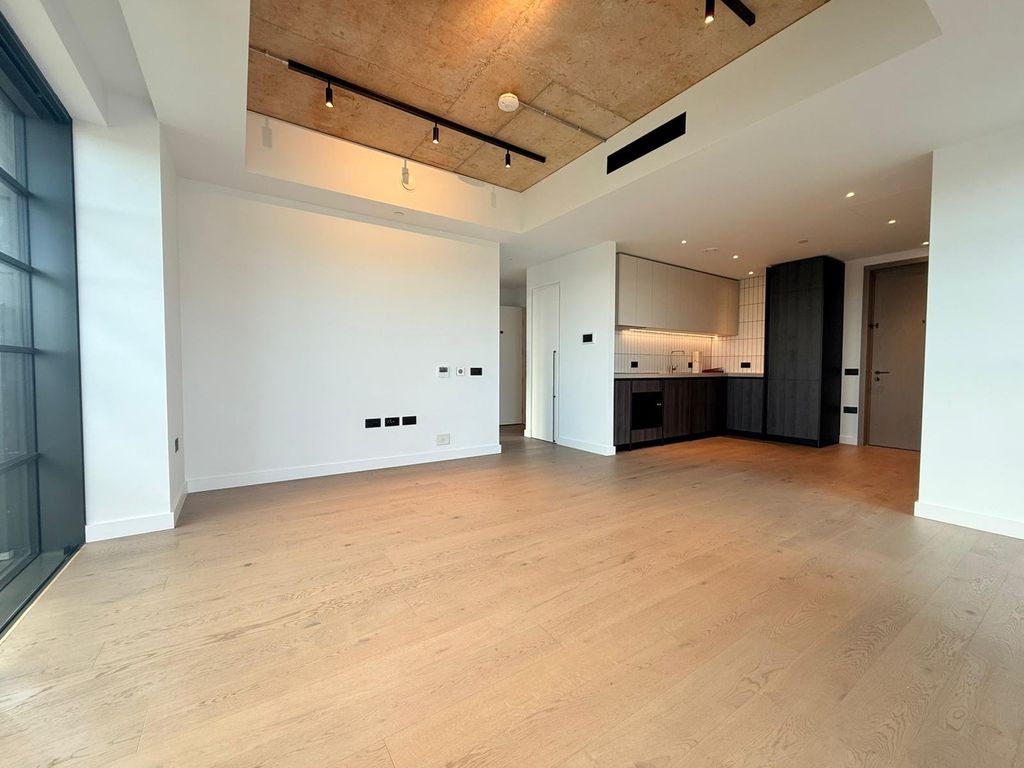 Property photo 2 of 10 Picture No. 15