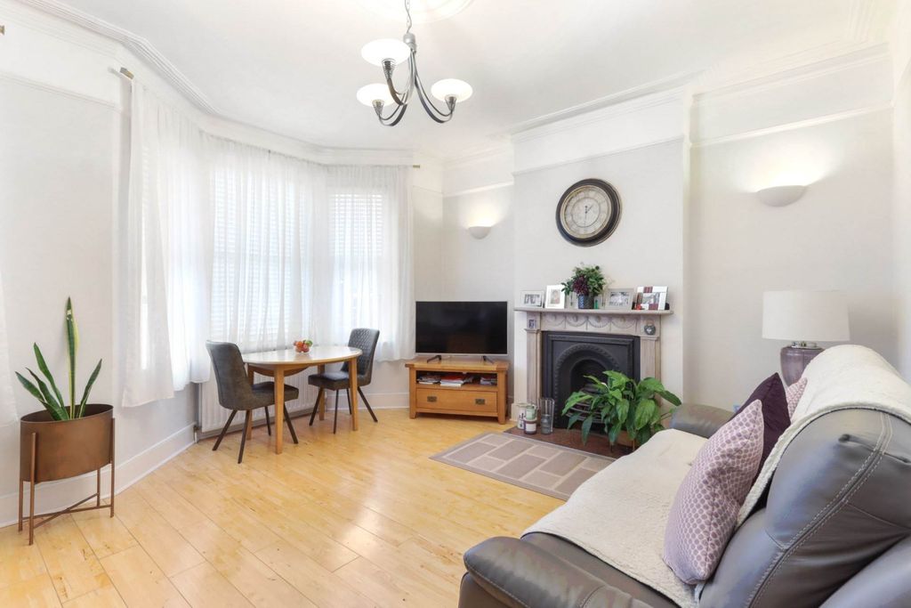 Property photo 2 of 7