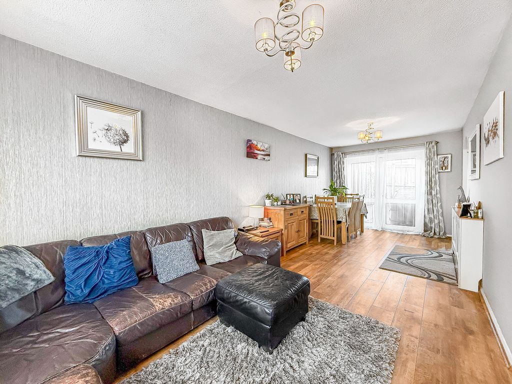 Property photo 2 of 25