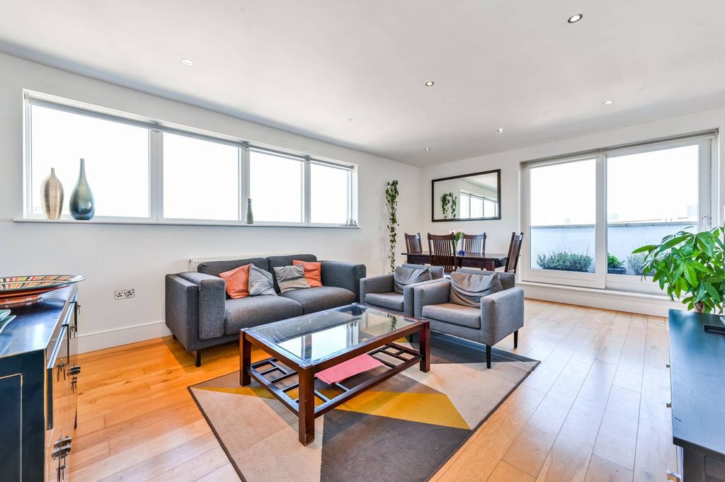 Property photo 2 of 19