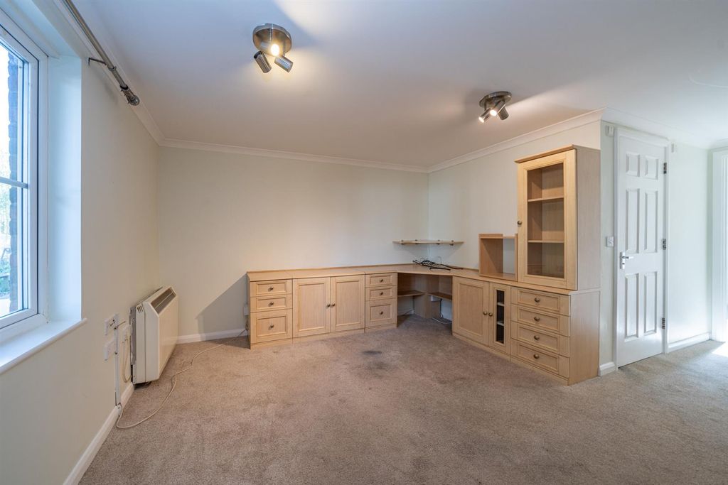 Property photo 3 of 11
