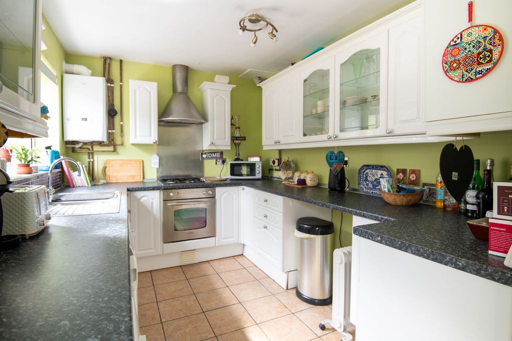 Property photo 3 of 17