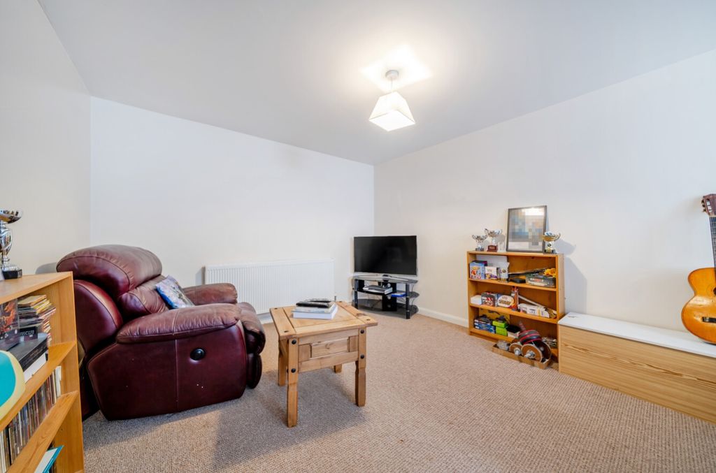 Property photo 3 of 12 1455895-3-69Fe7801Aeb5E