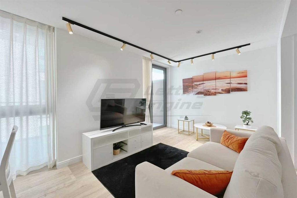 Property photo 1 of 5 (Main)