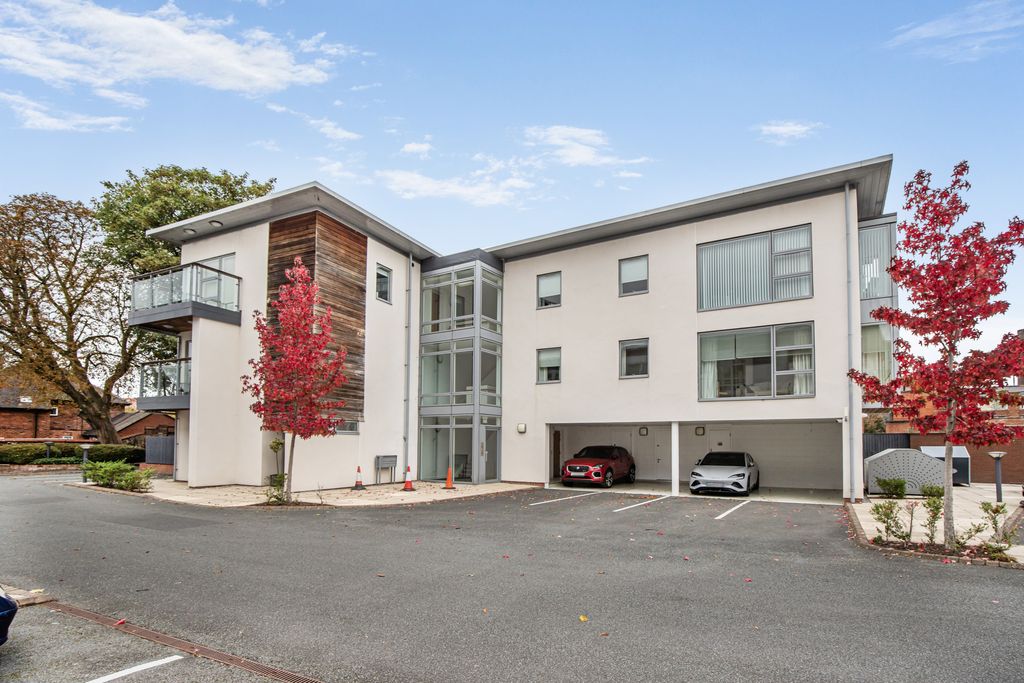 Property photo 1 of 13 Front