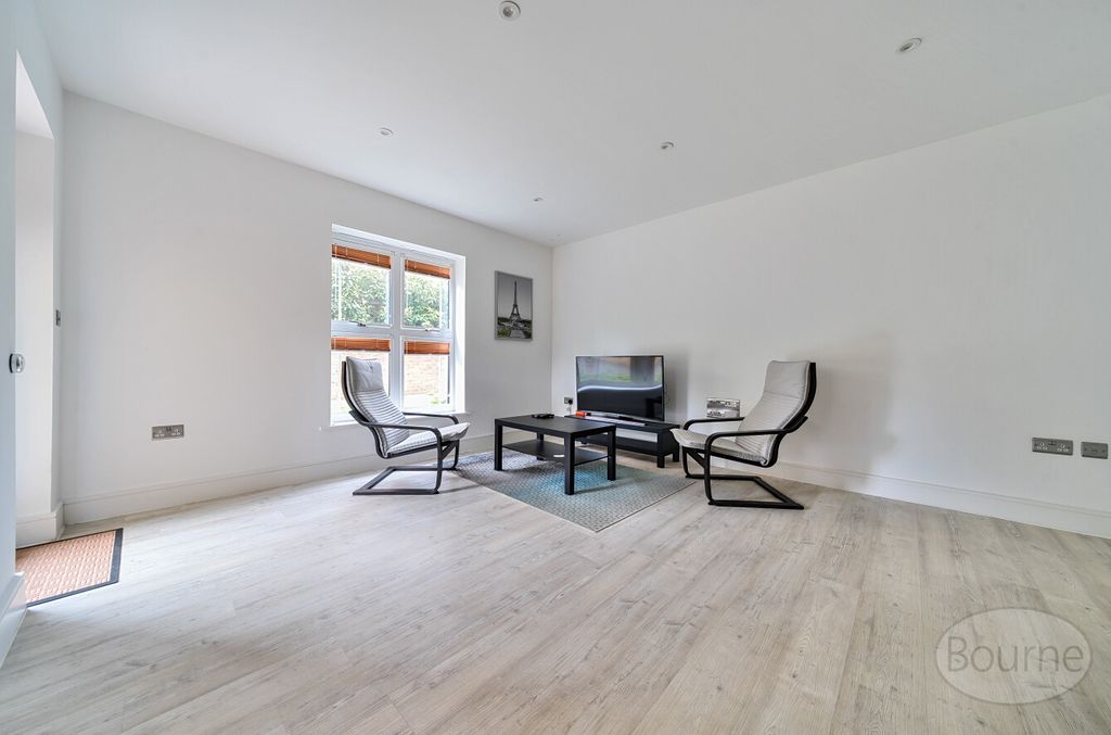 Property photo 2 of 17 Bd0B5765-9c5F-4Fa...
