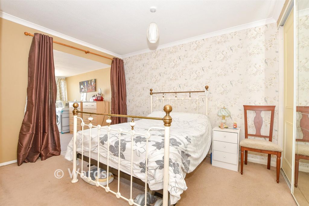 Property photo 1 of 14 Bedroom 1