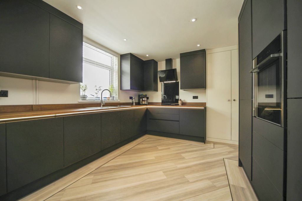 Property photo 3 of 19 9T5A0965