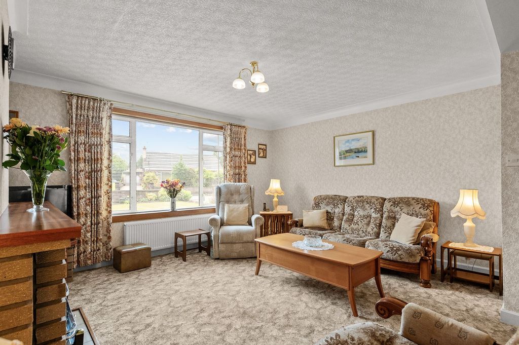 Property photo 3 of 19