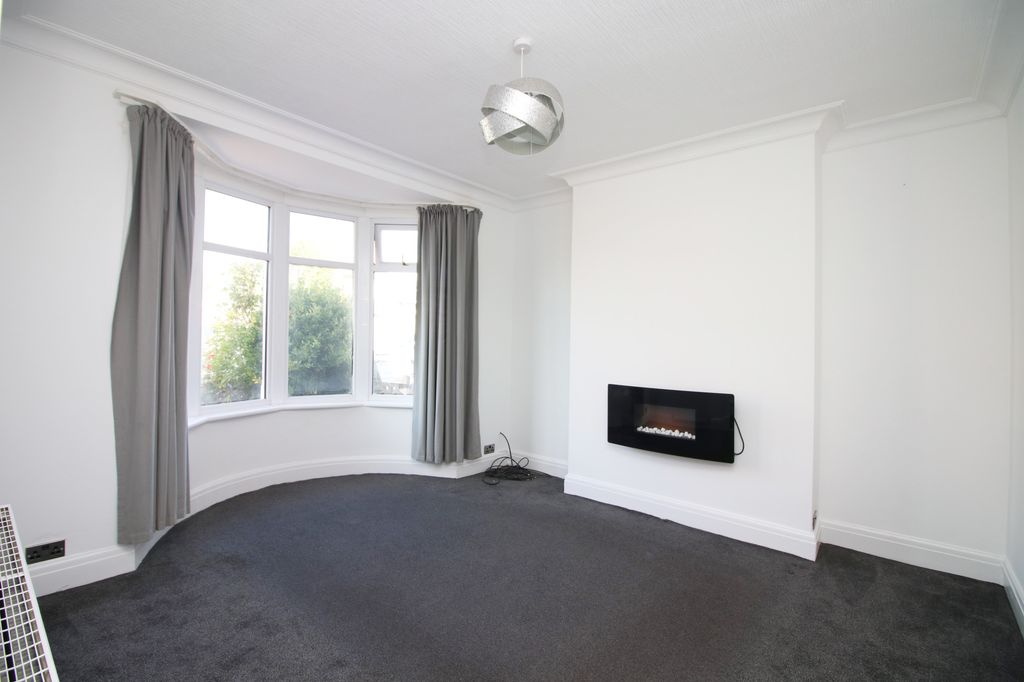 Property photo 3 of 35