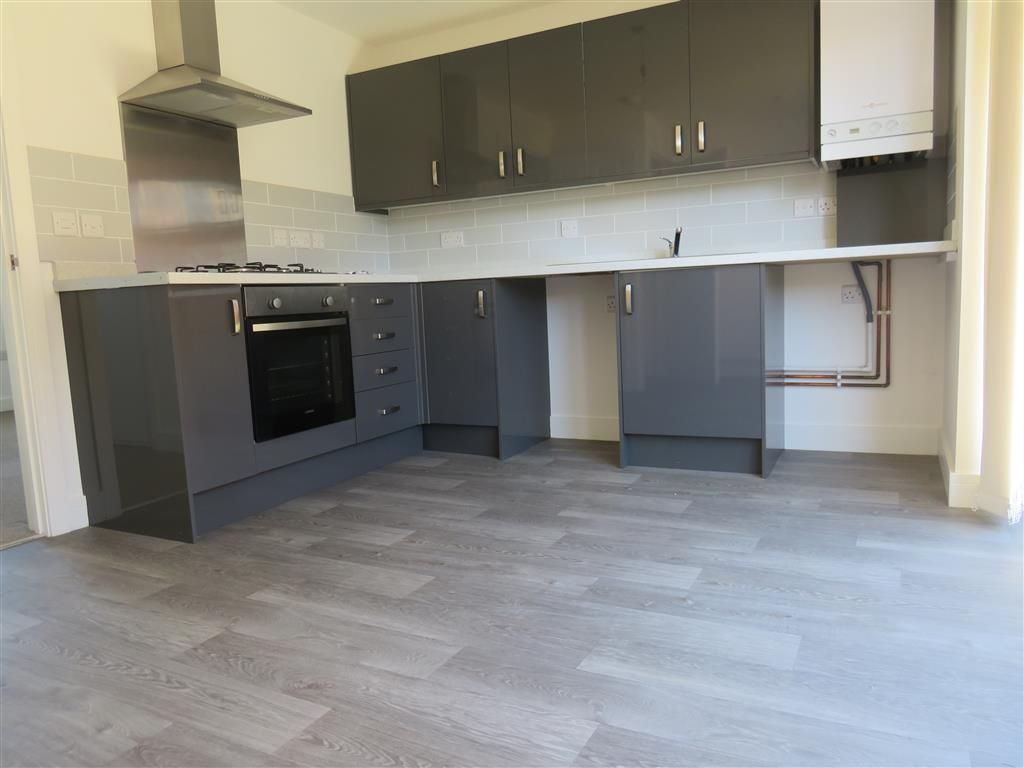 Property photo 3 of 6 Kitchen