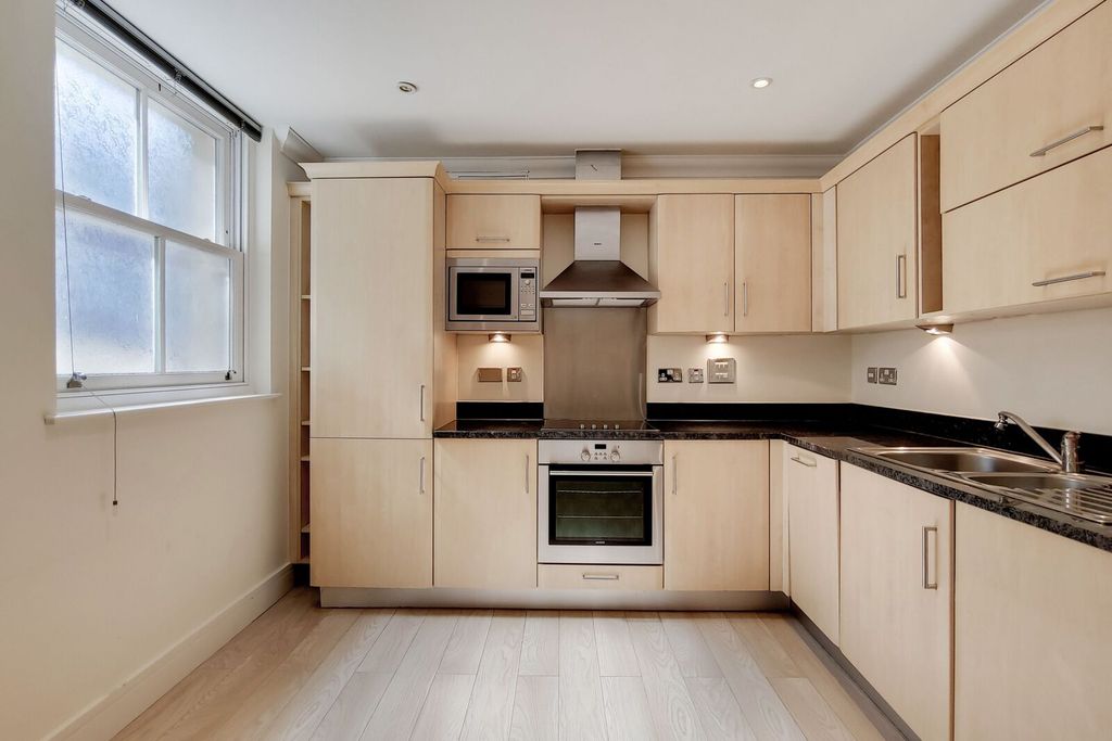 Additional image 5 of 3 bed flat for saleBridge Road, Hampton Court, East Molesey KT8