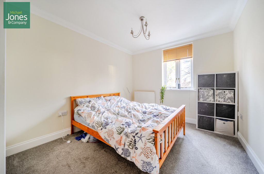 Property photo 3 of 9 Main Bedroom