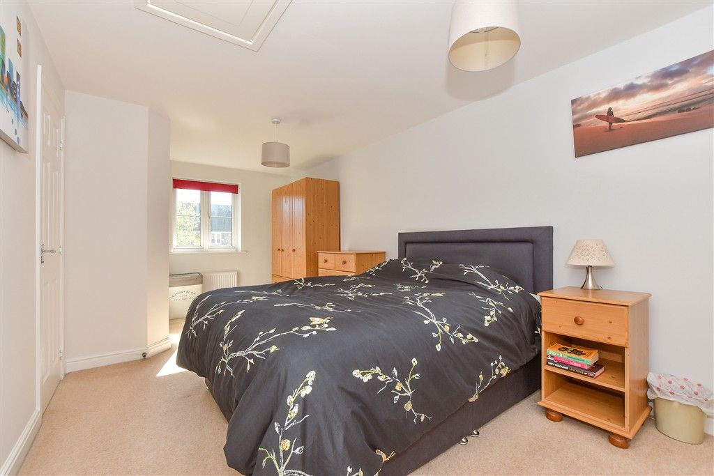 Property photo 3 of 8 Bedroom