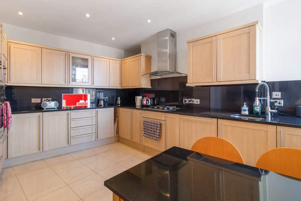 Property photo 3 of 7 4397972
