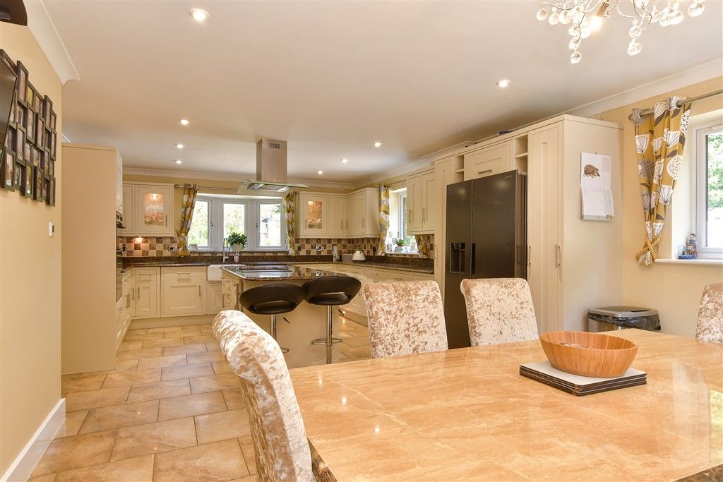 Property photo 3 of 15 Kitchen