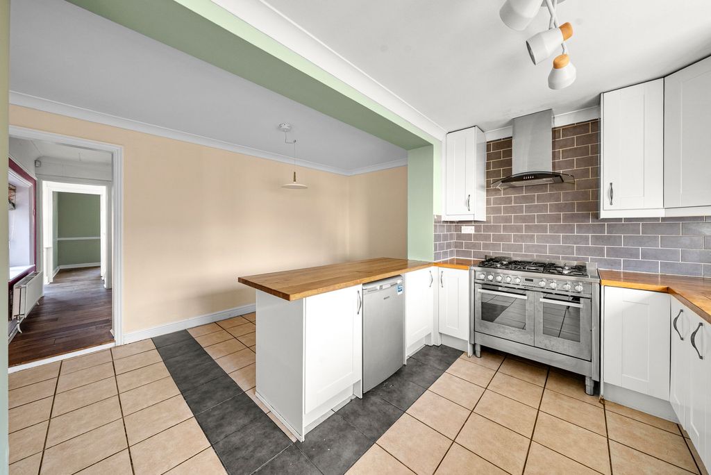Property photo 3 of 16