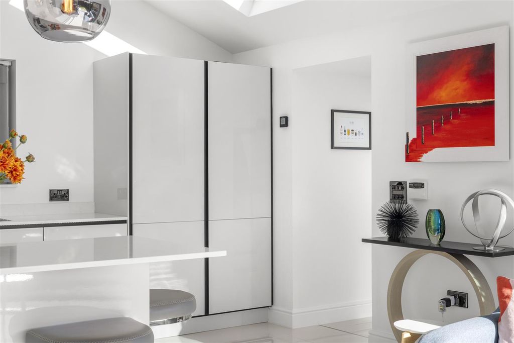 Property photo 3 of 24 Kitchen Lifestyle