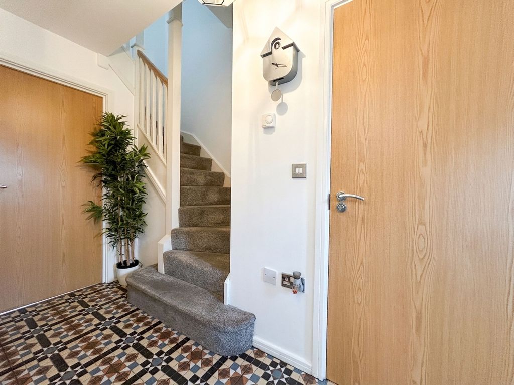 Property photo 3 of 27