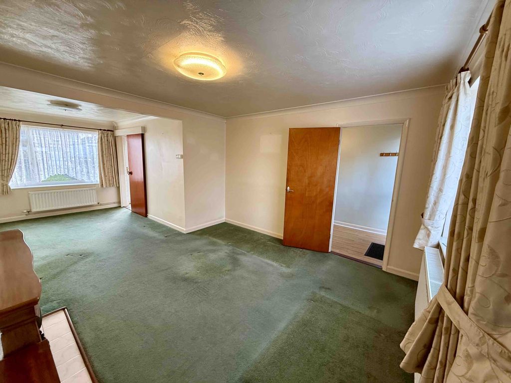 Property photo 3 of 18 Gallery