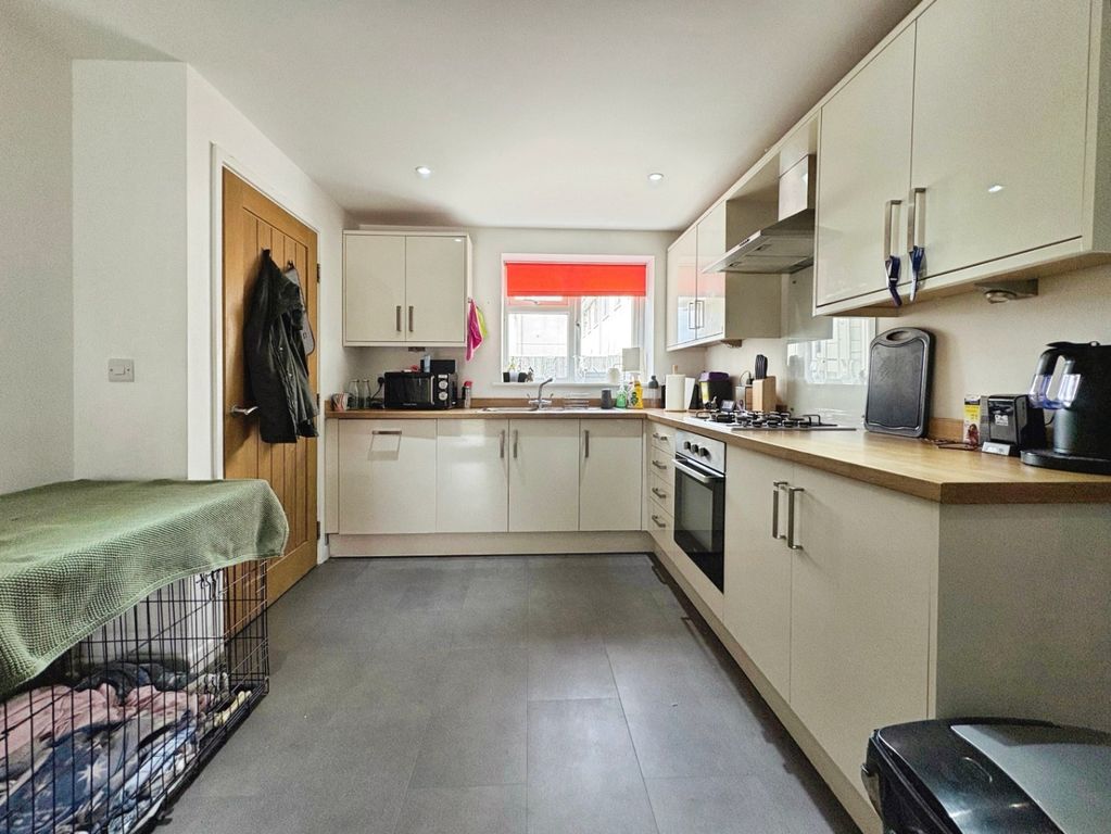 Property photo 3 of 12 4954797