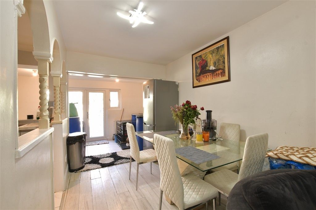 Property photo 2 of 17 Dining Area