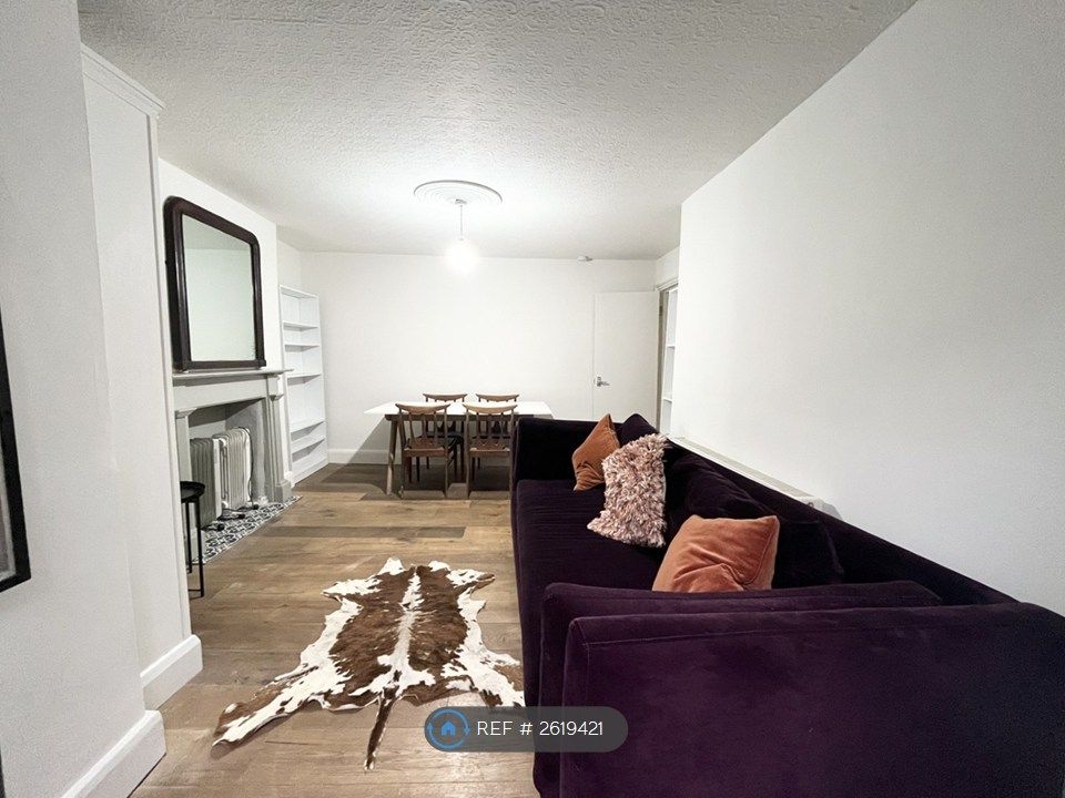 Property photo 3 of 7 Lounge