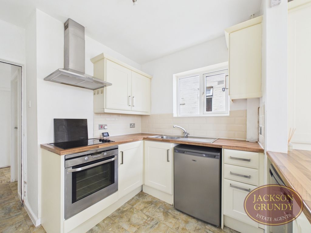 Property photo 3 of 16 Julian Way