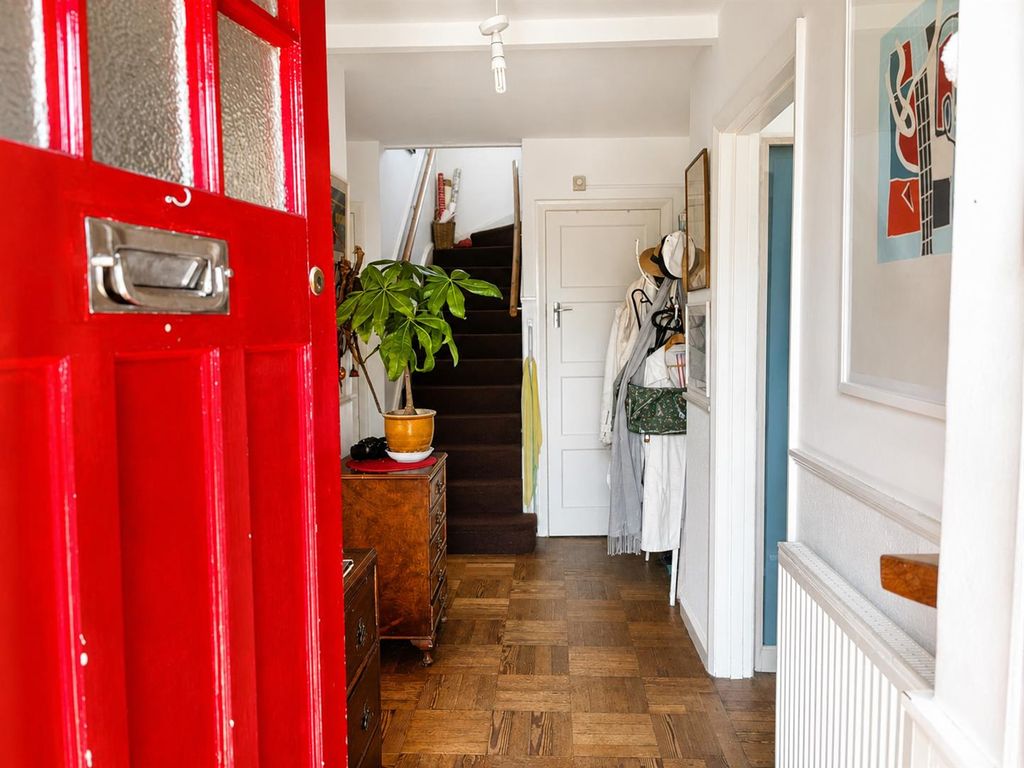 Property photo 3 of 13 Hallway.Png