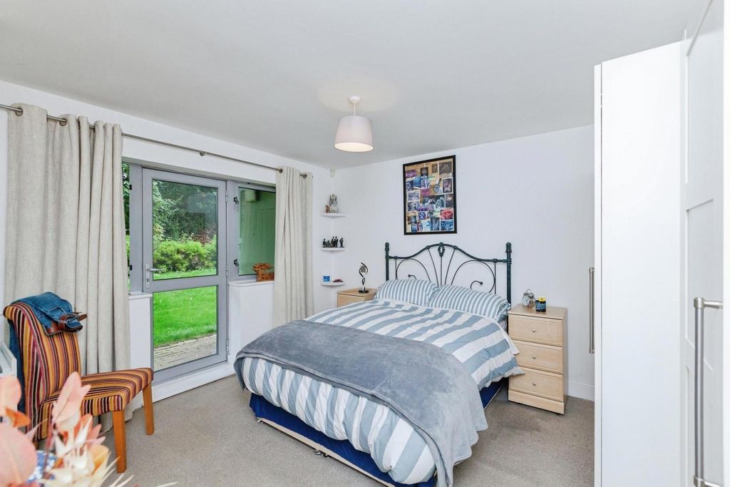 Property photo 3 of 17 Pbox-Img.Jpg
