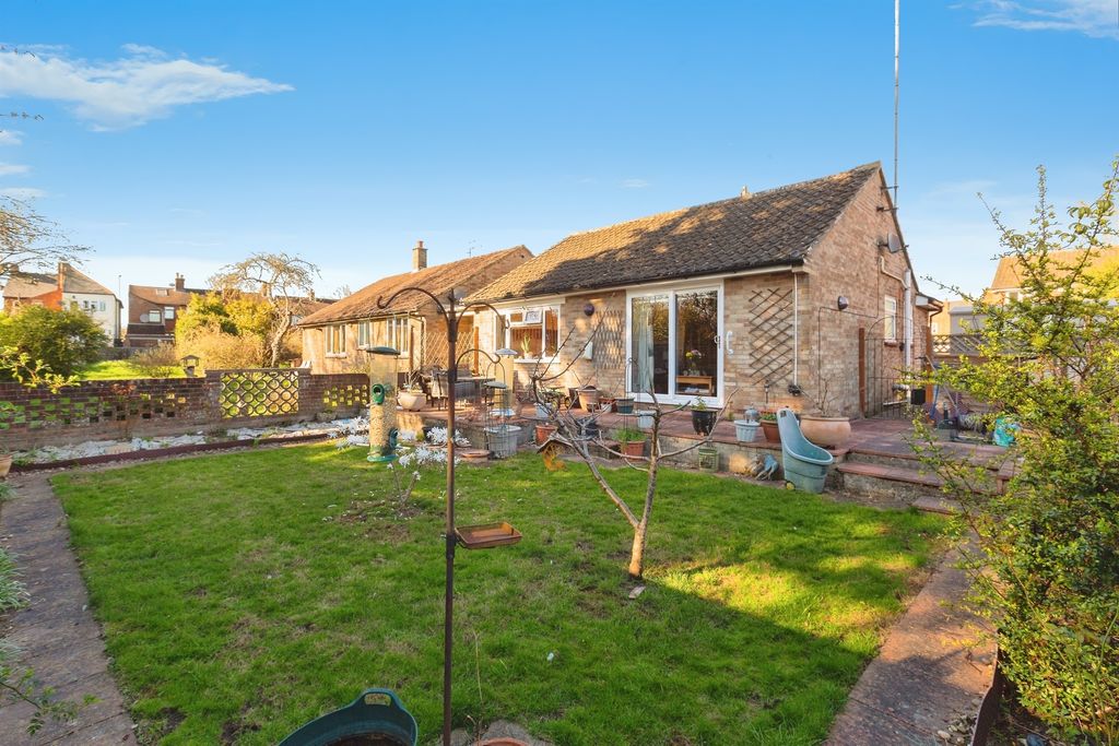 Property photo 2 of 17